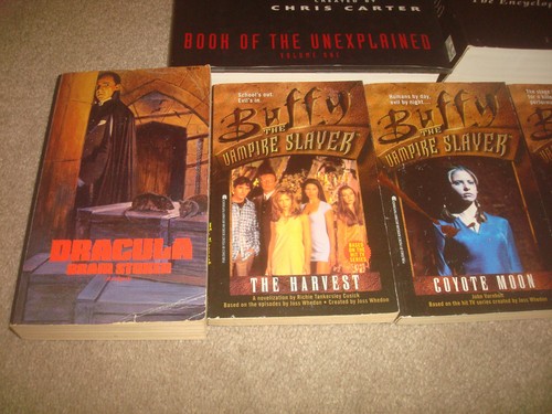 Horror Book LOT X-Files Buffy The Vampire Slayer Dracula Encyclopedia TV Series - Picture 6 of 12