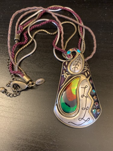 Chico’s Silver Green Peacock Leather Necklace - Picture 3 of 6