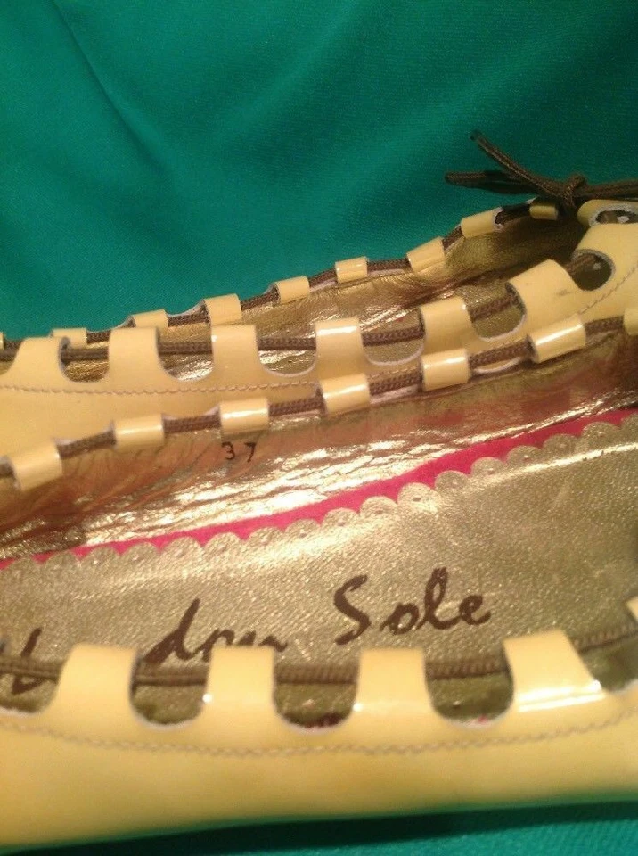 LONDON SOLE SZ 6M 37 TAN  LEATHER BEIGE BALLET FLATS SHOES CREPE SOLES MRSP $296 - Image 4 of 4