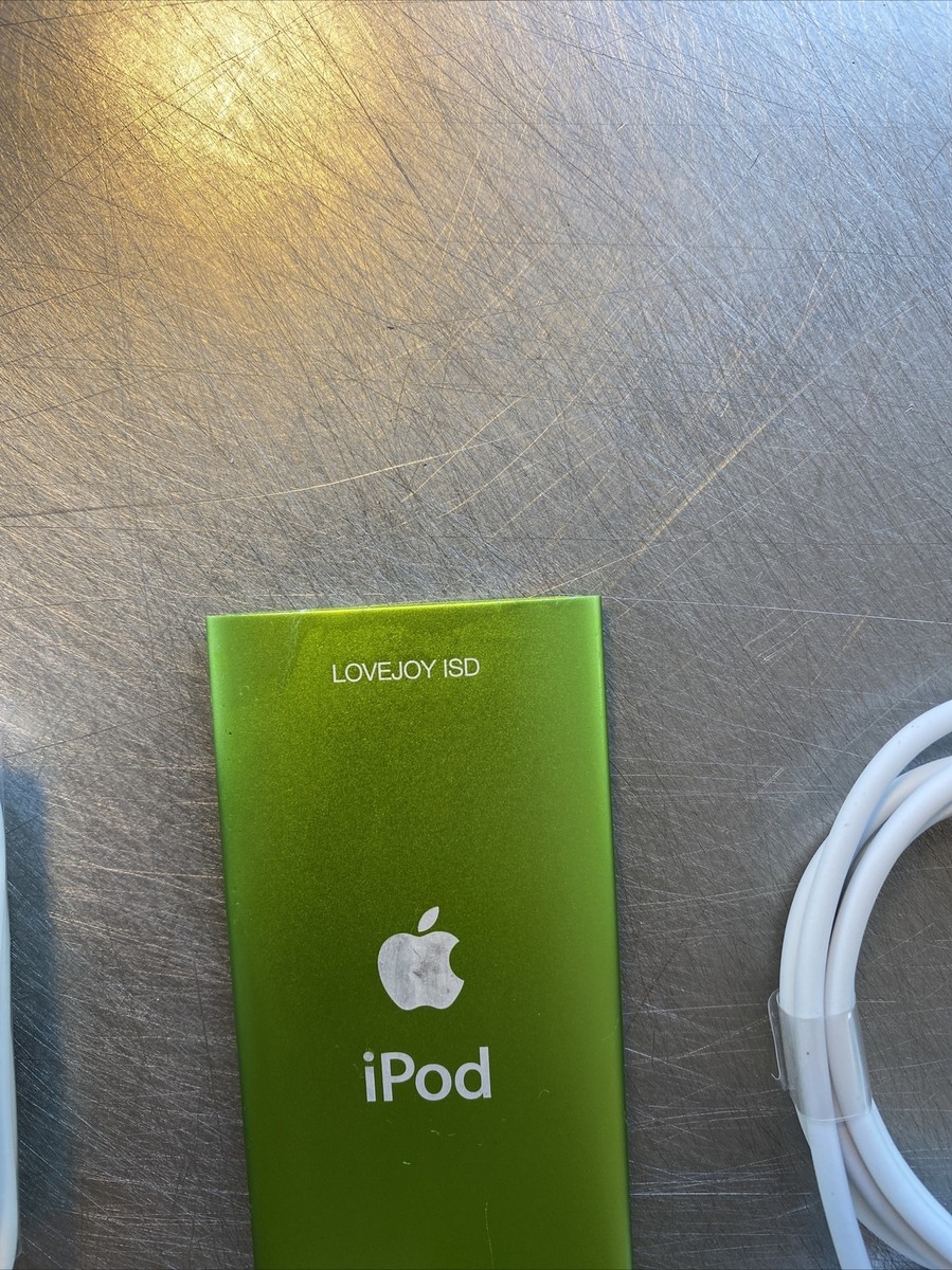 Apple iPod nano 4th Gen Green (8 GB) NEW BATTERY Big Bundle Apple iPod nano 4th Gen Green (8 GB) NEW BATTERY Big Bundle