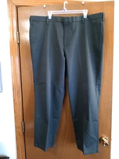 Men's Dockers Signature Khaki Classic Fit Olive 44 x 30