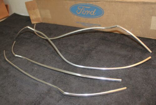 1972 Monterey Custom Marquis Brougham 4-Door NOS DOOR EDGE GUARD MOULDING KIT - Picture 3 of 6