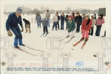 1987 Press Photo Hans Hellman shows how to balance while skiing at Colvin School
