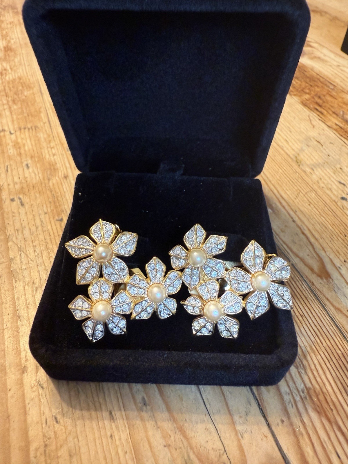 Valentine's Day! Kenneth Jay Lane Crystal & Pearl… - image 4