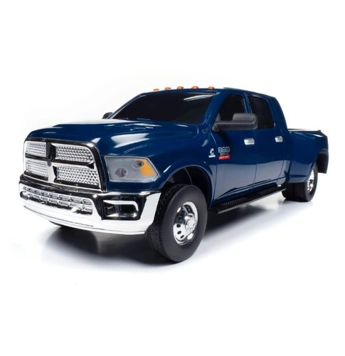 1/20 Scale Big Country Ram 3500 Mega Cab Dually Truck - Picture 6 of 8