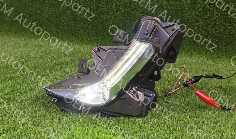 Противотуманные фары на передний бампер для Lexus LS460 2014-2017 годов выпуска оригинальные для правой стороны пассажира б/у - Изображение 3 из 4