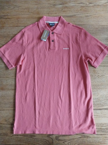 NUEVO CON ETIQUETAS Camisa Polo Patagonia Belwe Piqué Para Hombres Talla Mediana Rosa Deletrear Logo $59