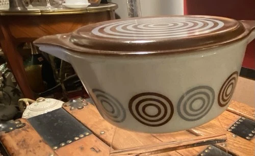 Pyrex Salton Promotional Cosmopolitan BullsEye Casserole Dish/Lid Only 2.5 Qt