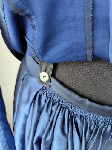 Zweiteiler Dirndl langärmeliges Mieder mit Rock Blau Seide maßgeschneidert Fotos - Bild 9 von 14