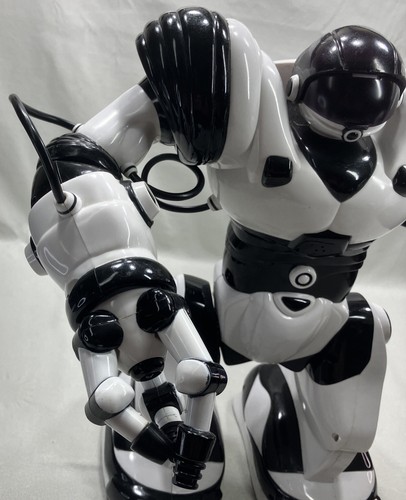 ๐ค Robosapien Robot R/C 14" Wow Wee With Controller Tested 2004 SEE VIDEO F/SH - Picture 9 of 16