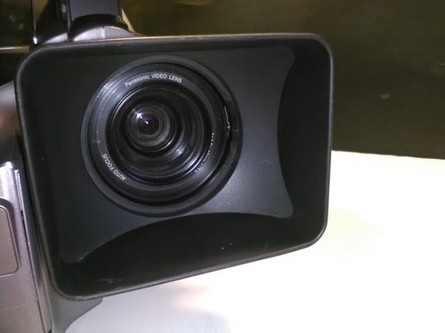 Panasonic Camcorder model AG-DVC15E - Picture 7 of 16