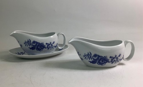 Royal Worcester - Rhapsody - 2x Gravy Boats / Jugs - White & Blue - Picture 2 of 17