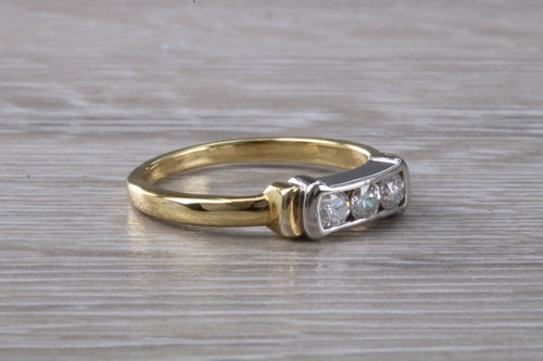 Conjunto de trilogía de diamantes anillo de oro blanco y amarillo de 18 quilates - Imagen 5 de 9