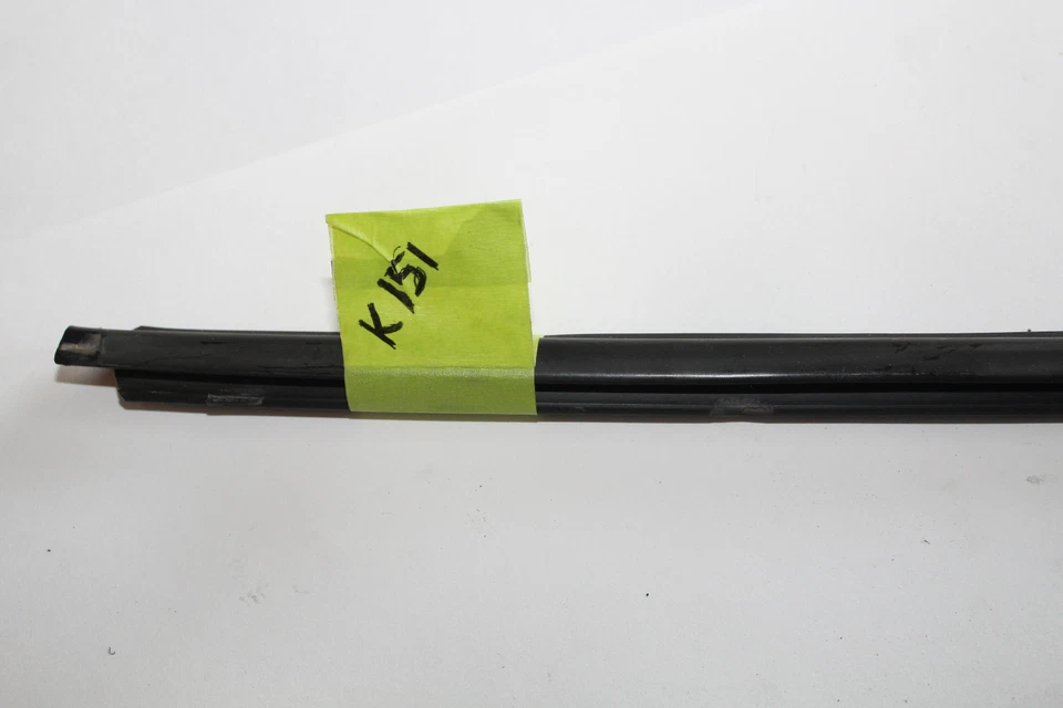 HYUNDAI VELOSTER 2012-2014 PUERTA DELANTERA DERECHA VENTANA CINTURÓN RESISTENCIA A LA INTEMPERIE K151 Foto 2 de 4