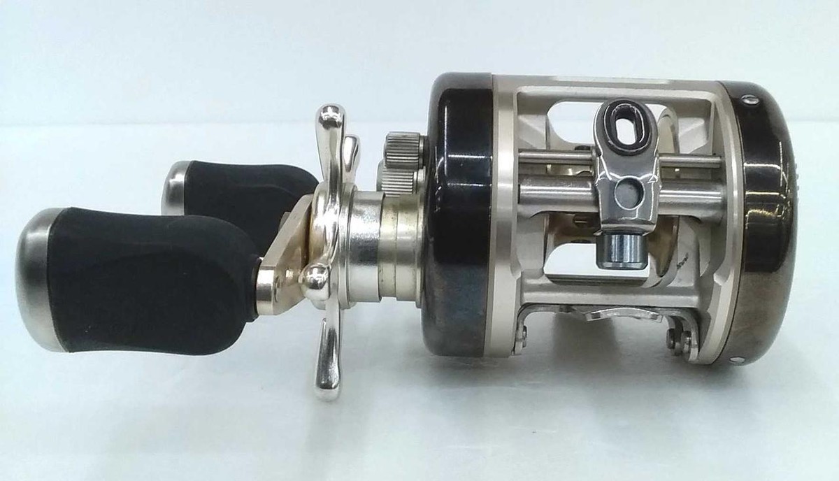 RYOBI VARIUS F200 チタン製 ベイトリール