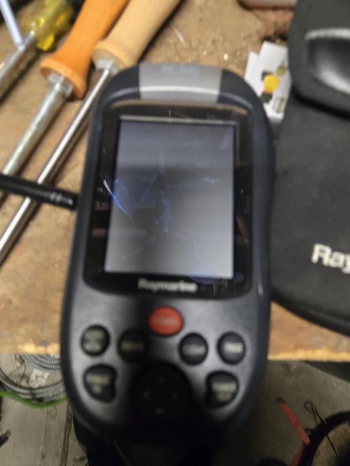 Плоттер GPS Lowrance ручной без кабеля в отличной форме. - Изображение 2 из 3