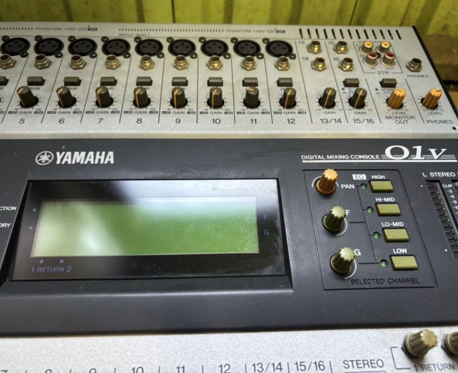 YAMAHA O1V DIGITAL MIXING CONSOLE 16CH 24IN/14OUT with MY8-AT AC100V 50/60Hz 55W - Image 3 of 4