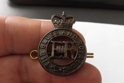 MILITARY BADGE THE BLUES AND ROYALS REGIMENT 4CM X 2.75CM (2215) - Image 1 of 4