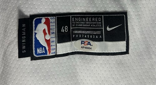 Camiseta blanca firmada por Luka Doncic de Los Angeles Lakers autografiada certificado de autenticidad PSA/DNA - Imagen 4 de 4