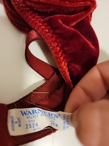 Warners Vintage Velvet Beware Red Wine Bra 34B Soft Velvet Material - Picture 6 of 6
