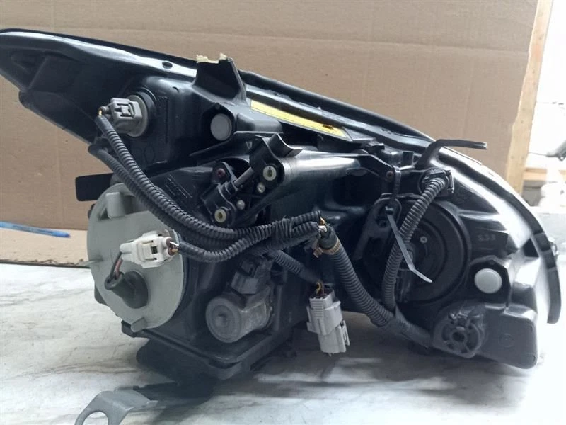 2006 - 2009 LEXUS RX400H LEFT DRIVER SIDE HID HEAD LIGHT - Image 3 of 4