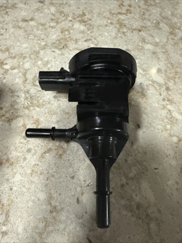 Electroválvula de purga lineal de bote de vapor APDTY 138702 Foto 4 de 4