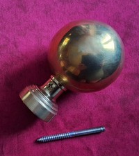 Ancienne Boule de Rampe d'