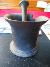 Antique Primitive 18th/19th century cast Iron Motor and Pestle