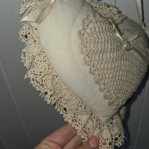 Shabby Chic Sm Victorian Heart Pillow Wall Hanging Lace Flowers Floral - Picture 8 of 8