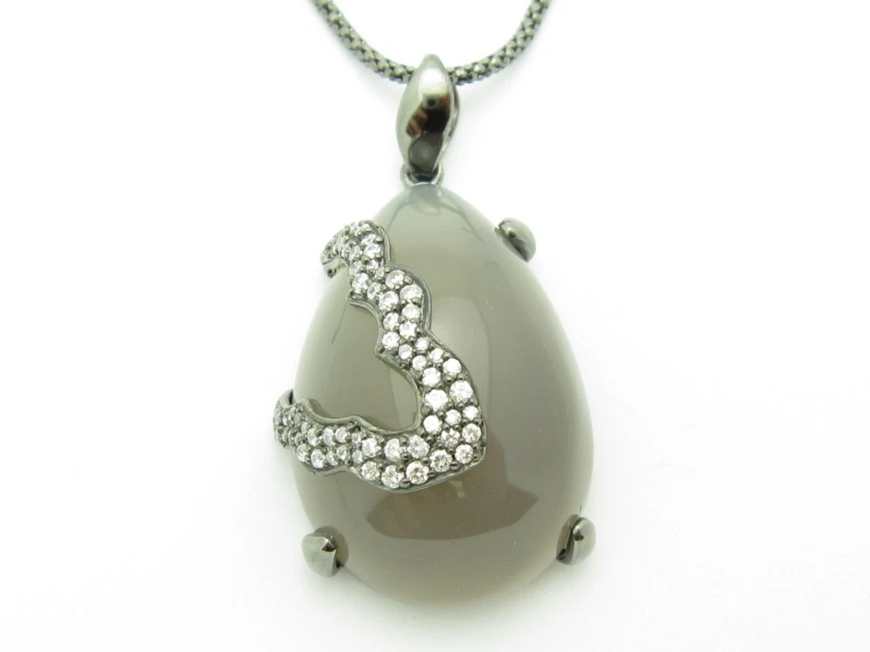 JUEGO DE DIAMANTES DE PLATA DE LEY DE 18 QUILATES PAVÉ ZAFIRO BLANCO Y ÁGATA GRIS COLGANTE