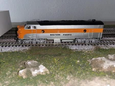 HO Hallmark Models, Inc, Western Pacific EMD FP-7/9 Diesel Locomotive, Brass