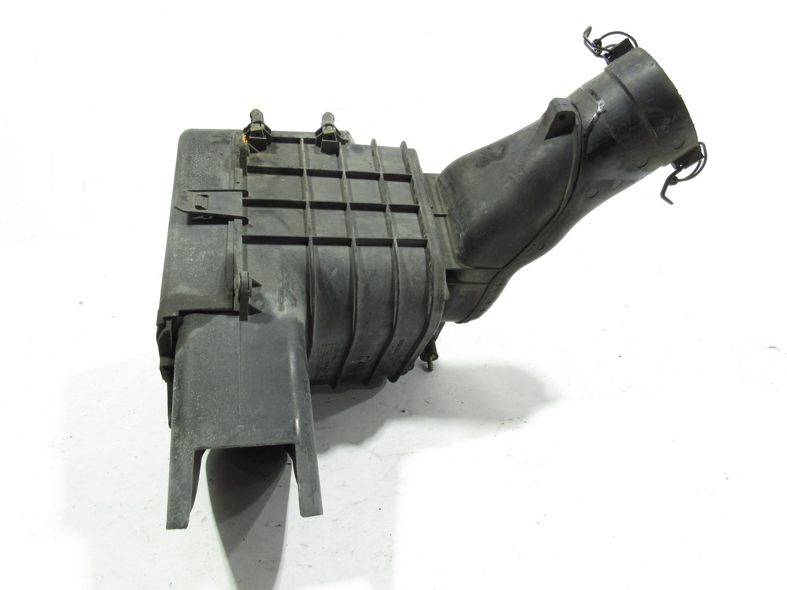 02-06 Maserati Coupe GT 2004 4.2L Air Cleaner Filter Box Housing Assembly |