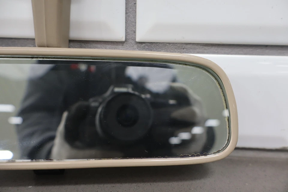 96-98 Lexus LX450 Interior Rearview Mirror Manual Dimming *Delaminating* - Image 3 of 4