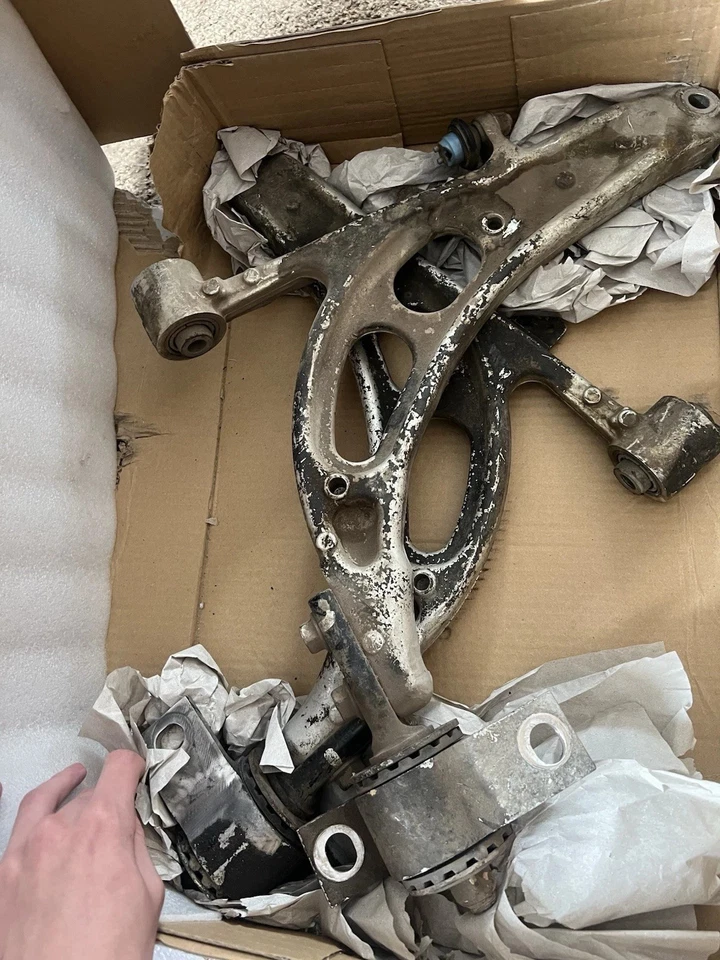 Par de brazos de control inferiores delanteros de aluminio Subaru WRX STI 2002-07 Foto 2 de 2