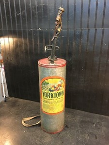 Vintage Metal Garden Weed Pesticide Pressure Hand Pump Sprayer Yorktown Brand