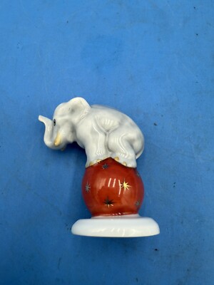 Herend Circus Elephant Red Ball W/Gold Stars Excellent Condition 