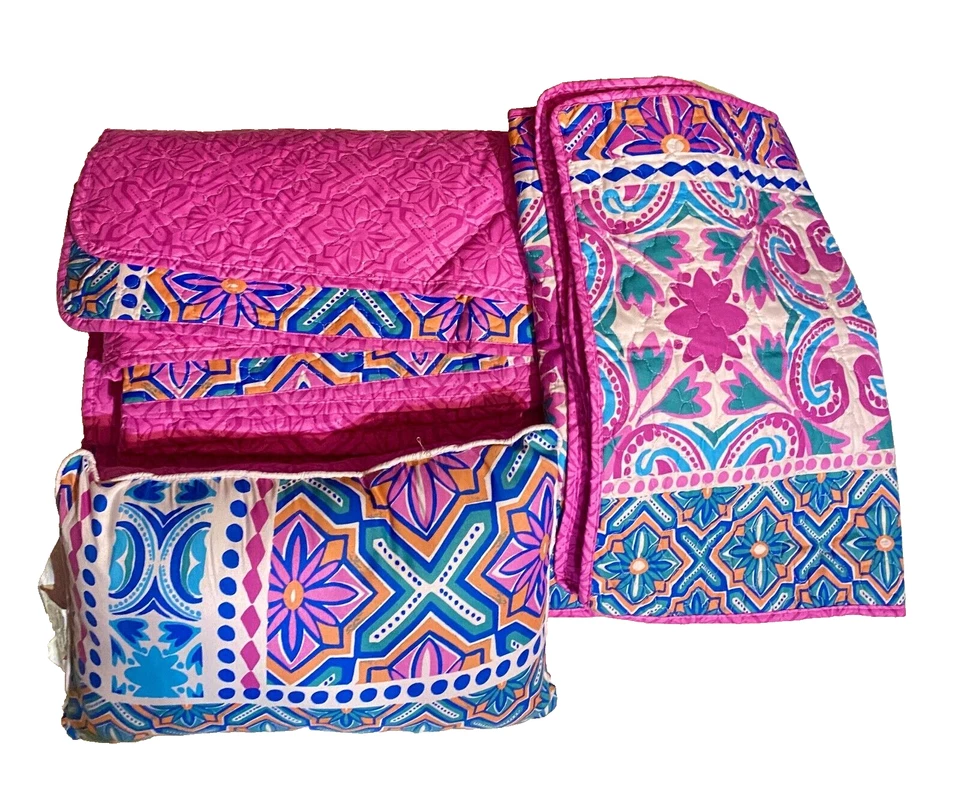 Colcha edredón Victoria Classics completa queen con 2 fundas y almohada nueva sin etiquetas Foto 2 de 4