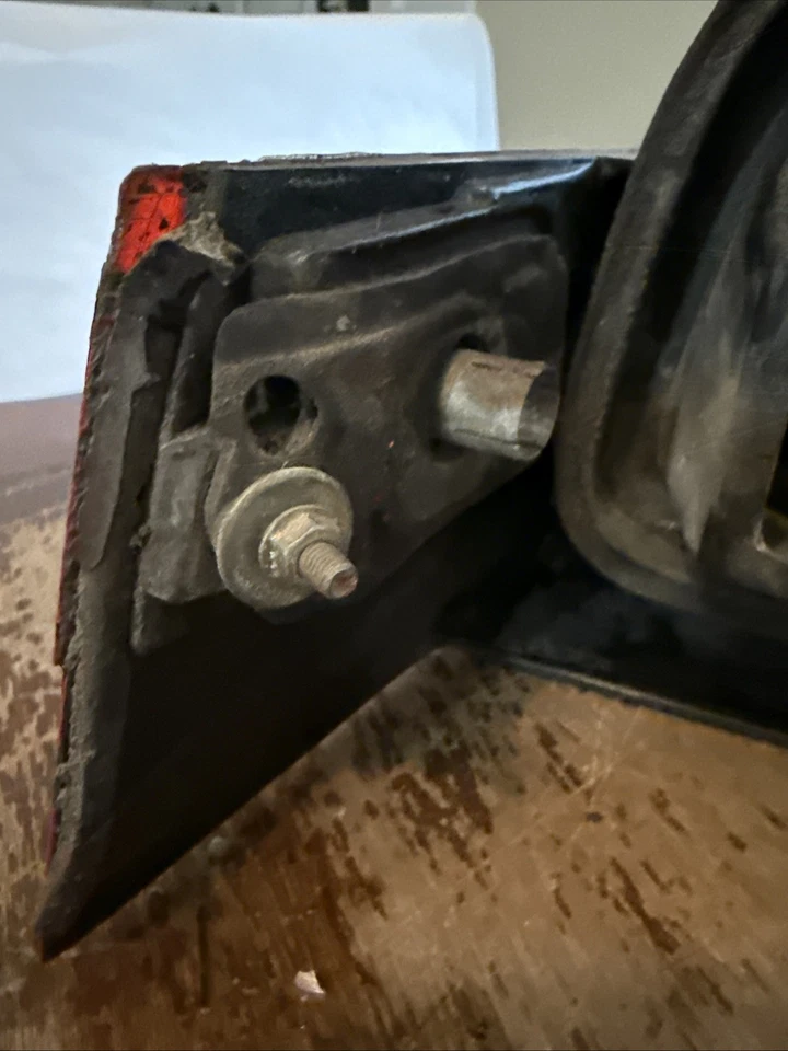 Alfa Romeo Spider 1986 1990 pasajero derecho luz trasera astillada OEM.U Foto 3 de 4