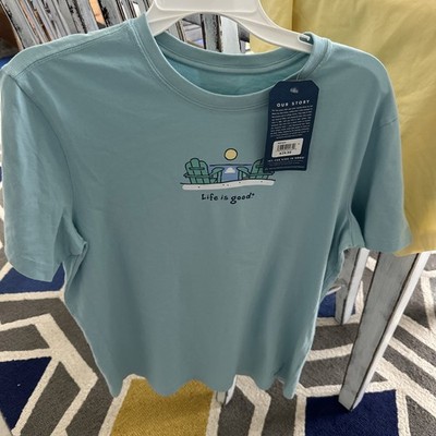 Life Is Good Men's  M Blue Crusher Short Sleeve T-shirt Sunset Beach   NWT