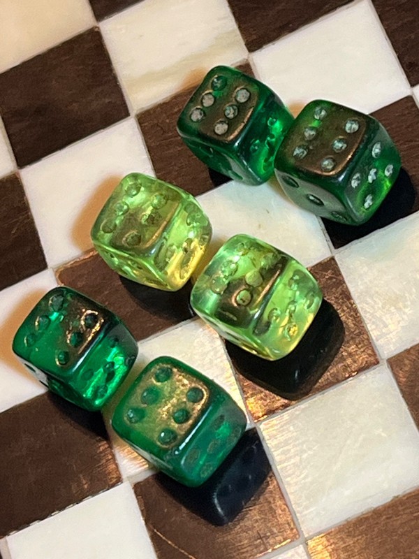 Art deco 5/16" czech glass green 6 dice (3 pairs) 123125@
