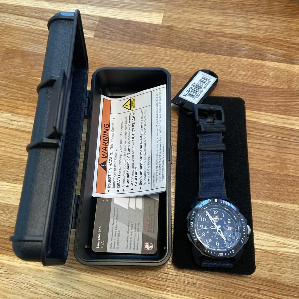 Luminox ICE-SAR Arctic, Black Case, Navy Blue Dial, Hybrid Strap, XL.1003.ICE - Image 2 of 4