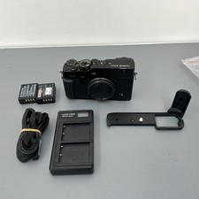 Fujifilm X-Pro3 Mirrorless Camera - Black/  1x batteries, Godox im30 flashlight 