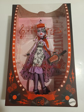 Monster High Outta Fright Operetta Fang Club Exclusive Doll Skullector Mattel