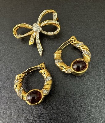 Vintage Signed NINA RICCI Lo Of 2 Brooch/Earrings Red Cabochon Glass