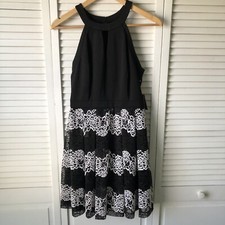 New GUESS Halter Dress, Keyhole, Lace Size 4 Black and White Party/Cocktail