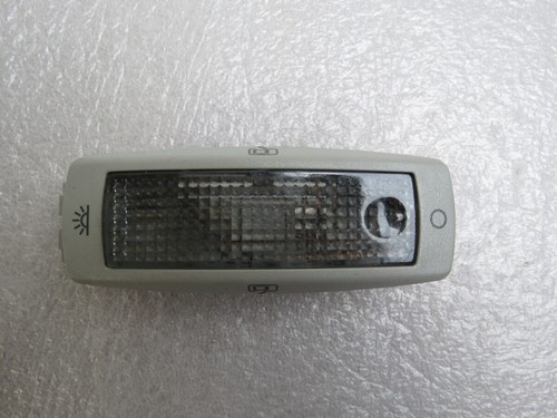 VW  Innenraumleuchte M14042 3b0947291