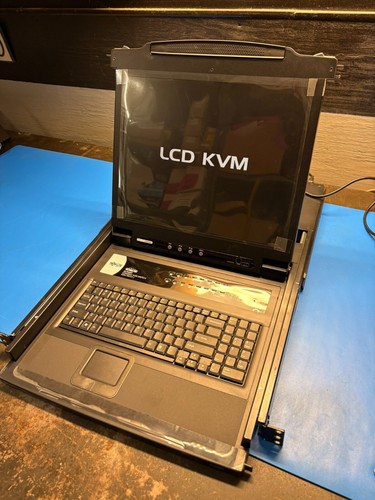 Tripp-Lite B020-016-17 KVM Switch LCD Monitor - Great Conditon - No Password - 第 2/23 張圖片