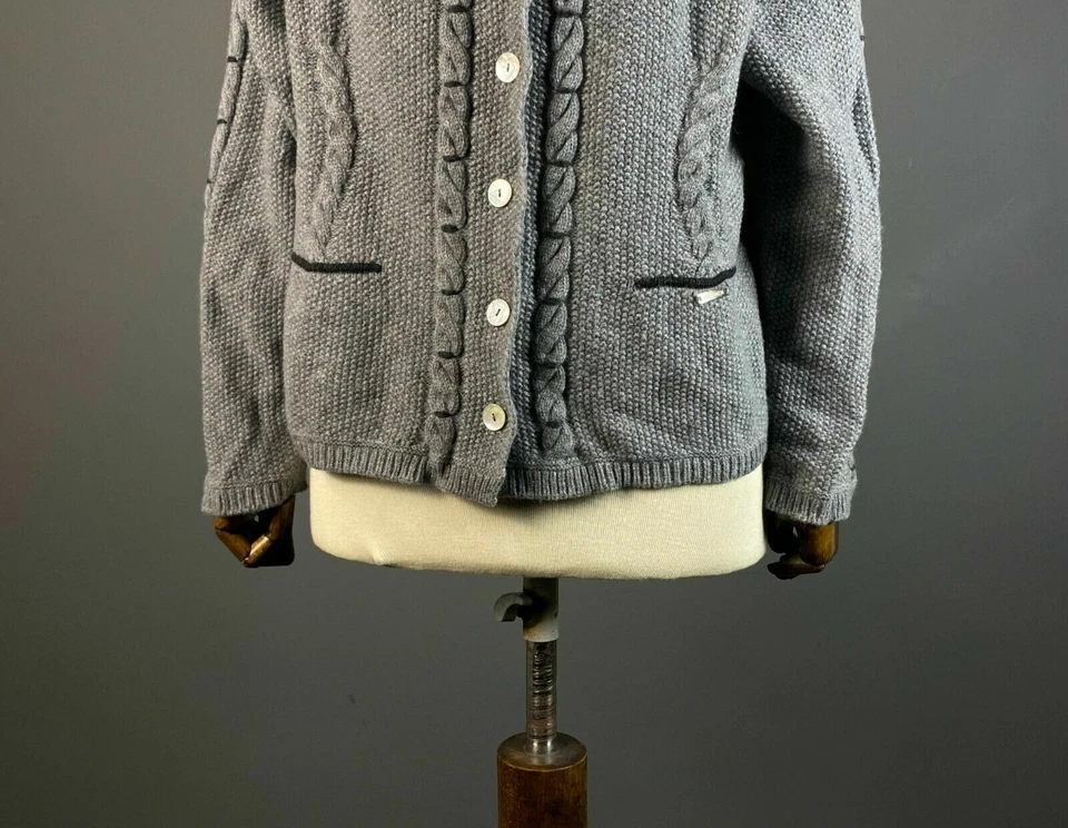 Chaqueta cárdigan tejida de lana gris Giesswein Austria para dama talla 44 / GB 30 / EE. UU. 14 Foto 3 de 4