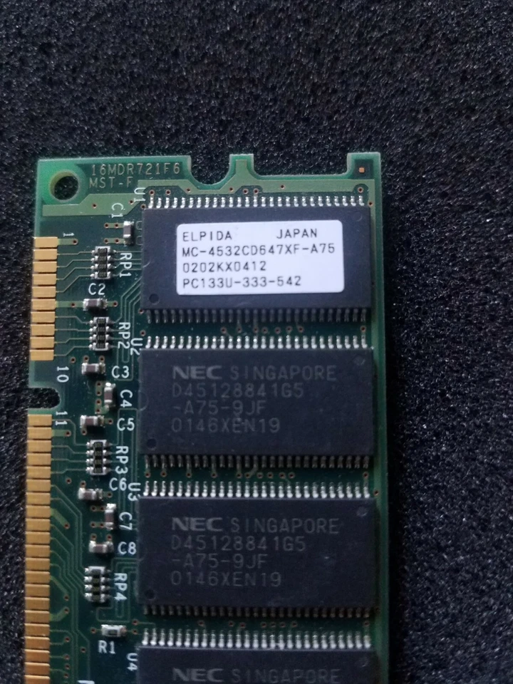 ELPIDA 256MB SDRAM PC133U CL3 168-Pin DIMM ( P/N: MC-4532CD647XF-A75 ) - Image 3 of 3