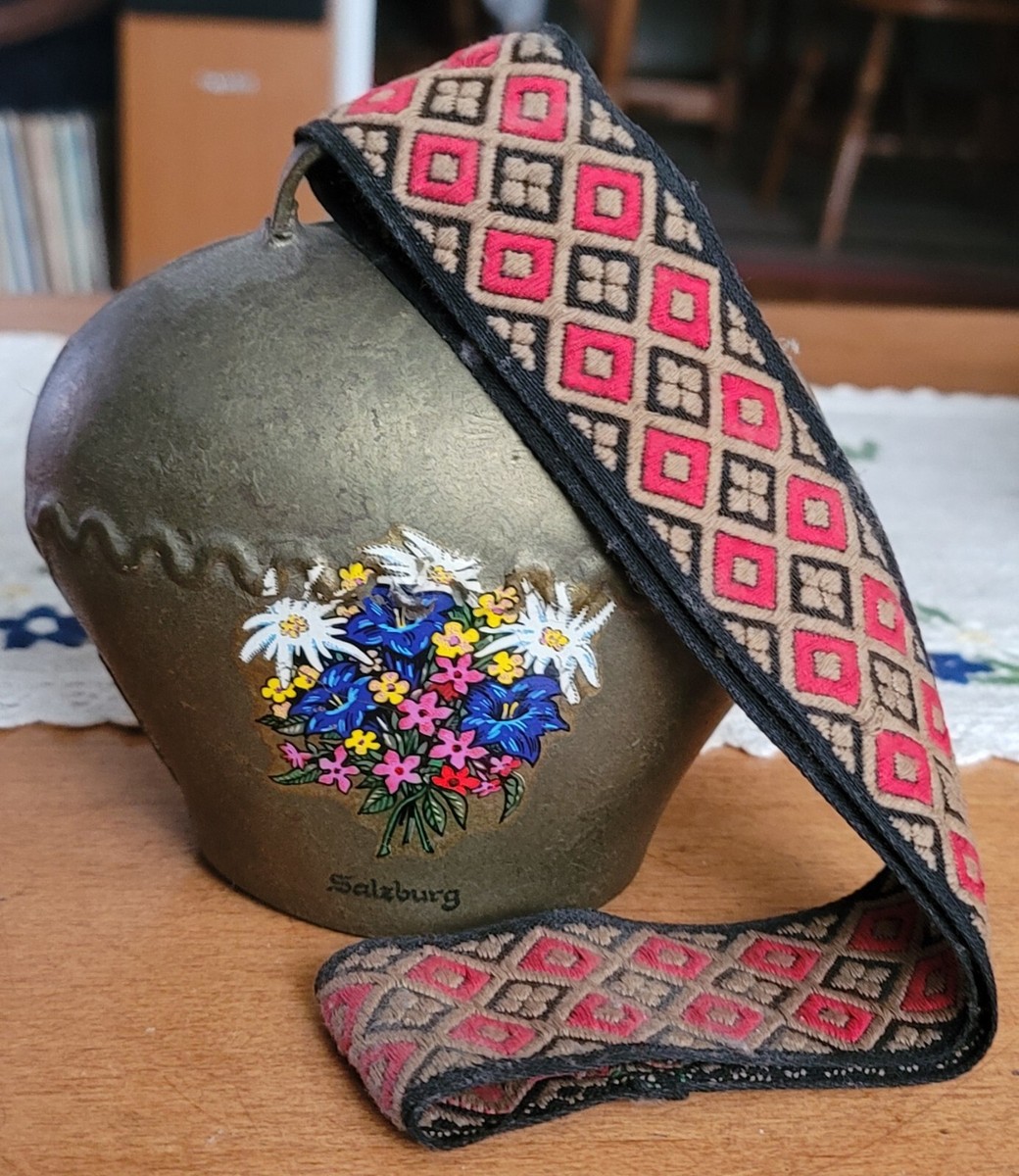 EXCEPTIONAL VINTAGE HAND MADE SALZBURG AUSTRIA SOUVENIR COW BELL